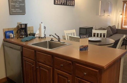 Snowshoe Apartment | Highland House 207 Slopeside, Village Area, Ski in out