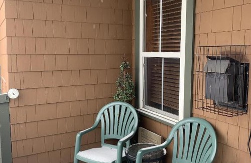 Snowshoe Apartment | Highland House 207 Slopeside, Village Area, Ski in out