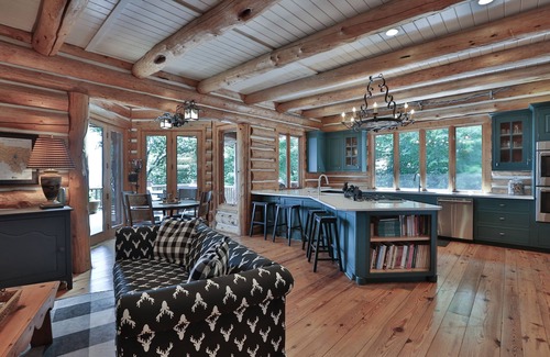 Big Canoe House | Highland Lodge, Big Canoe, Year round view of Amicalola Falls, New Hot Tub!