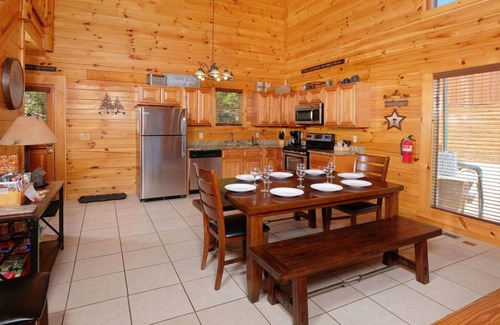 Gatlinburg - Pigeon Forge Cabin | Highland Plunge - Indoor Pool & Mountain Views