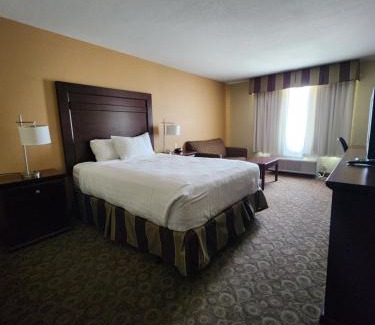 Minot Hotel | Highland Suites Minot