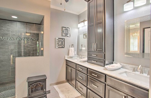 Highland Village House | Highland Village House: Creek Access & Boat!