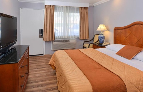 Dimond Hotel | Highlander Motel