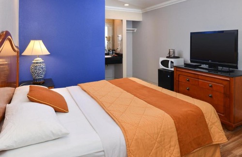 Dimond Hotel | Highlander Motel