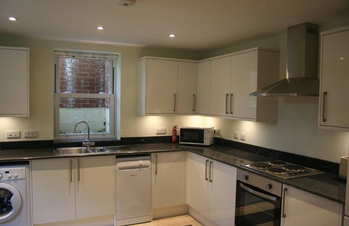Shanklin Apartment | Highlands Apt 5 - cliff top, garden, free wifi + parking