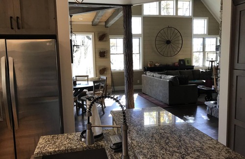 Highlands House | Highlands home close to town on Rhododendron Trail
