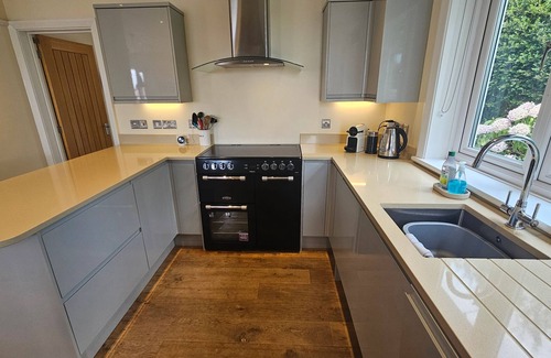St. Mawes Cottage | Highlands - sleeps 7 guests in 4 bedrooms