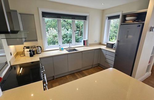 St. Mawes Cottage | Highlands - sleeps 7 guests in 4 bedrooms