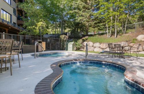 Highlands Townhomes Apartment | Highlands Slopeside 509 by East West Hospitality