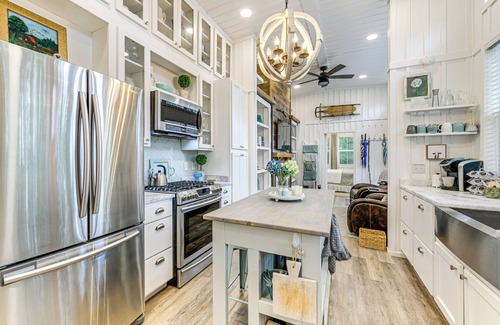 Highlands Cottage | Highlands Vacation Rental - Walk to Main St!