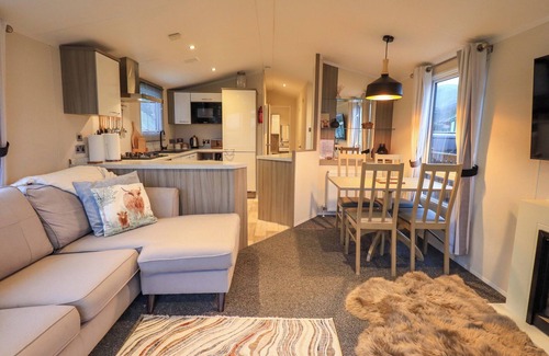 Lamplugh Cottage | HIGHLANDS WAY LODGE, pet friendly, with a garden in Cleator Moor