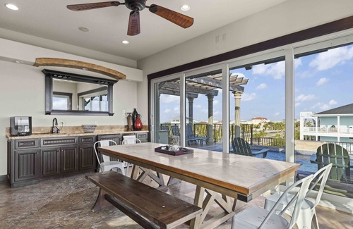 Toilla Segunda House | Highlife - Roof Top Pool, One Block from the Beach