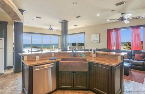 Toilla Segunda House | Highlife - Roof Top Pool, One Block from the Beach