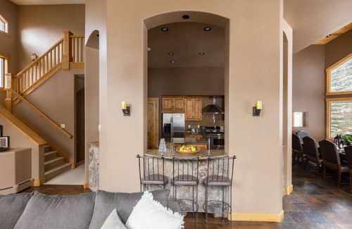 Vail Cabin | Highline by AvantStay | Breathtaking Mountain Home w/Hot Tub & Views