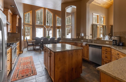 Vail Cabin | Highline by AvantStay | Breathtaking Mountain Home w/Hot Tub & Views