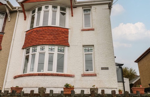 Burry Port House | HIGHMEAD, pet friendly, character holiday cottage in Burry Port