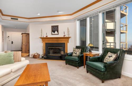 Chestnut Springs House | Highridge Court 19 with Wintergreen Advantage