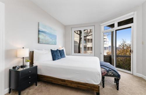 Chestnut Springs House | Highridge Court 30 with Wintergreen Advantage
