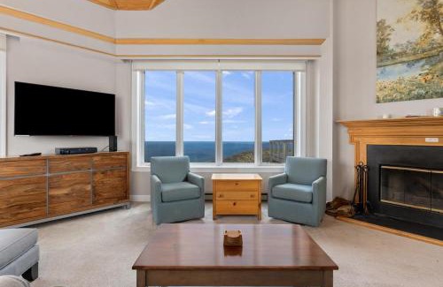 Chestnut Springs House | Highridge Court 36 with Wintergreen Advantage