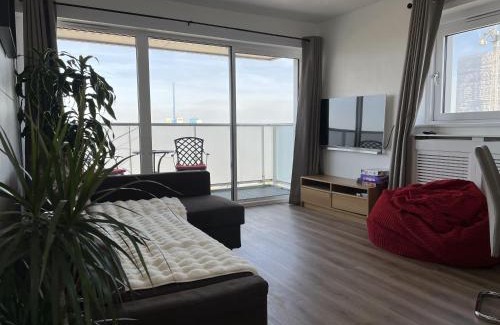 Whitechapel Apartment | Highrise in Shoreditch