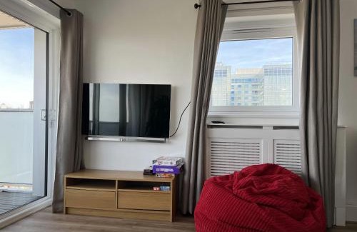 Whitechapel Apartment | Highrise in Shoreditch