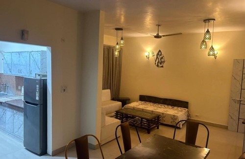 Taj Ganj Apartment | Highriseviews/familyfriendly/neartajmahal