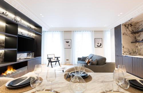 8th Arrondissement Apartment | HIGHSTAY - Luxury Serviced Apartments - Champs-Elysées