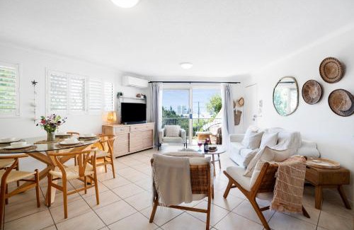 Alexandra Headland Apartment | Highwater Haven - Ocean View Apartment. 300m to Beach. Pet Friendly