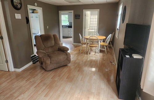 Saint Michael Cottage | Highway 20 Lodge-Quiet, Cozy, renovated two bedroom house that sleeps 6-7