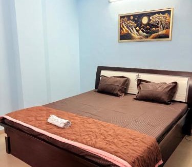 Vaishali Nagar Apartment | Highway access 2BHK, Trendy decor, VR & other water parks