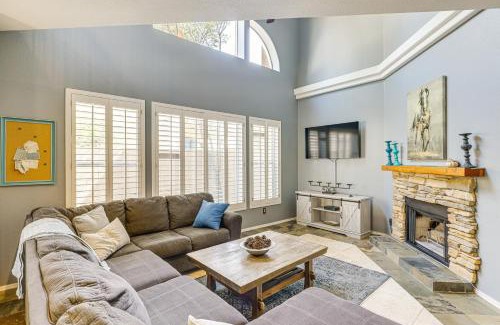 North Mountain House | Hike and Golf! Townhouse with Resort Perks in PHX