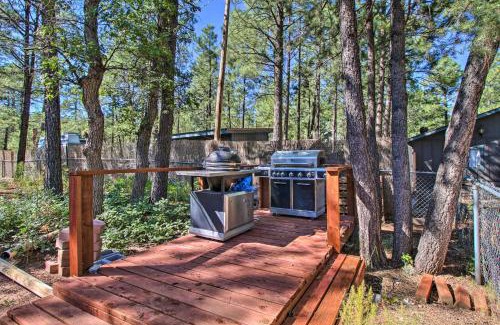 Show Low House | Hike and Unwind Lakeside Home with Fire Pit!
