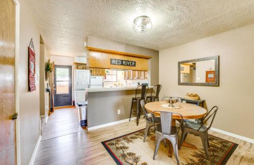 Red River Apartment | Hike, Bike and Ski Red River Condo with Spa Access