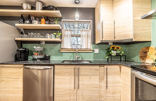 Bella Vista Cottage | Hike & Bike Bleu- Pet friendly, 2BR 2.5 Bath house