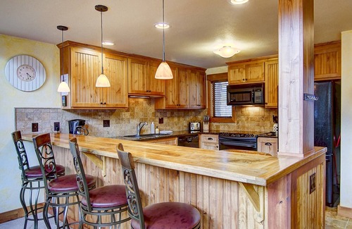 Steamboat Springs House | Hike/Bike In/Out TH wAmazing Views-Heated Pool-Hot Tub-Gym-Deck-Covered Parking-W/D-Fireplace