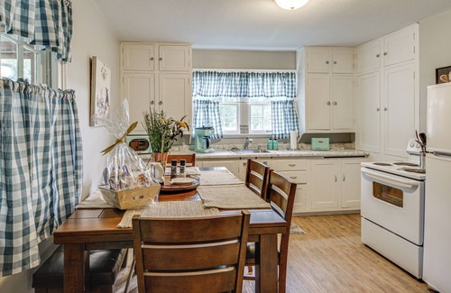 Cushing House | Hike, Boat, Hunt & Fish: Lake Alec Home w/Dock!