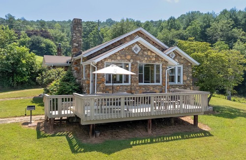 Candler Cottage | Hike + Explore: Mountain-view Escape in Candler