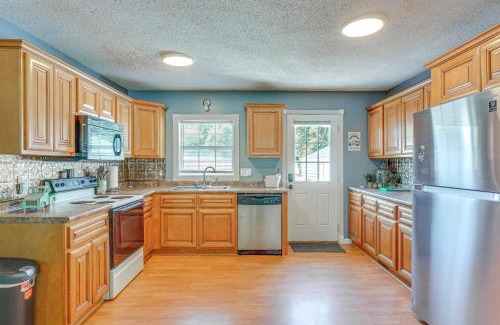 Winona House | Hike, Fish and Ride Pet-Friendly Huntsville Home