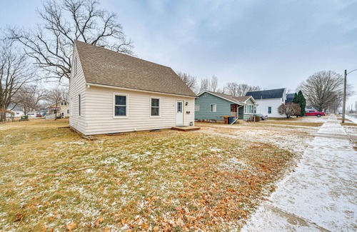 Lake Mills House | Hike, Fish & Boat: Lake Mills Home w/Yard