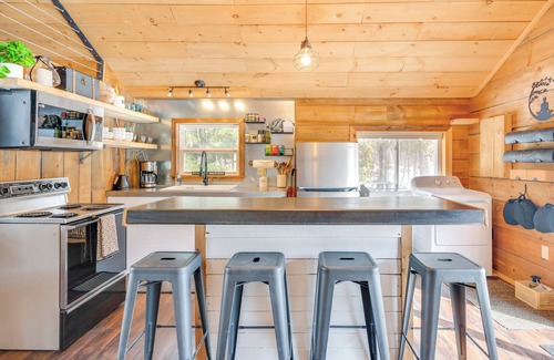 Woodsville Cabin | Hike, Fish & Boat: Waterfront Cabin in Ryegate!