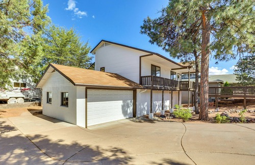 Payson Cottage | Hike & Golf: Family Home w/Deck in Payson!