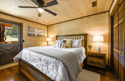 Gatlinburg - Pigeon Forge Cabin | Hike-Golf-Play or Just Relax!nGolf Getaway or Family Vacation