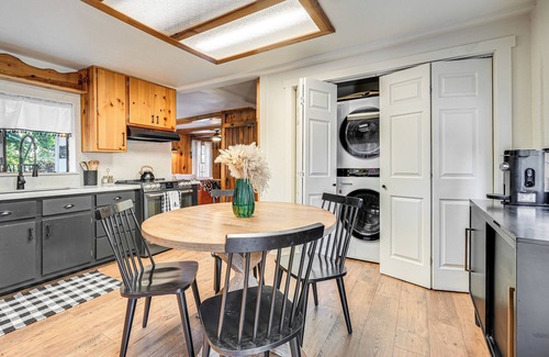 Mi-Wuk Village Cottage | Hike, Ski & Fish: Charming Cabin in Twain Harte!