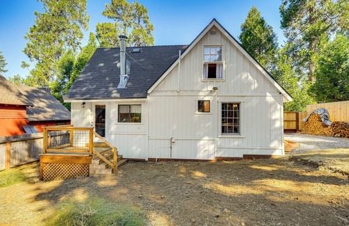 Mi-Wuk Village Cottage | Hike, Ski & Fish: Charming Cabin in Twain Harte!