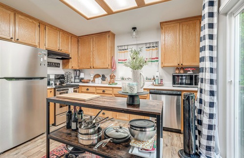 Twain Harte Cottage | Hike, Swim & Golf: Home Near Dtwn Twain Harte