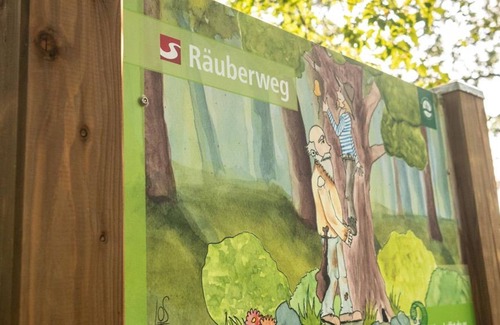Mittelhof Apartment | Hiker's room 2 (3-bed room) - camping in the oak forest - camping - chalets