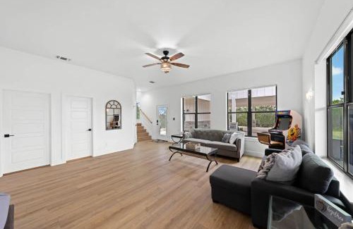 Kerrville House | Hill Country Escape w/Views Plus, Hot-Tub and Pet Friendly!