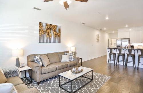 Fredericksburg House | Hill Country Haven a Modern/Rustic 2 Bedroom 2 Bath Townhouse off Main Street