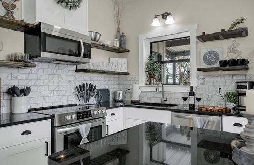 Fredericksburg House | Hill Country Hideaway With Fire Pit and Hot Tub!