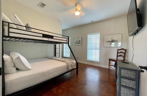 Leander House | Hill Country Hideaway w/pool, firepit, gym-28 miles from Downtown!